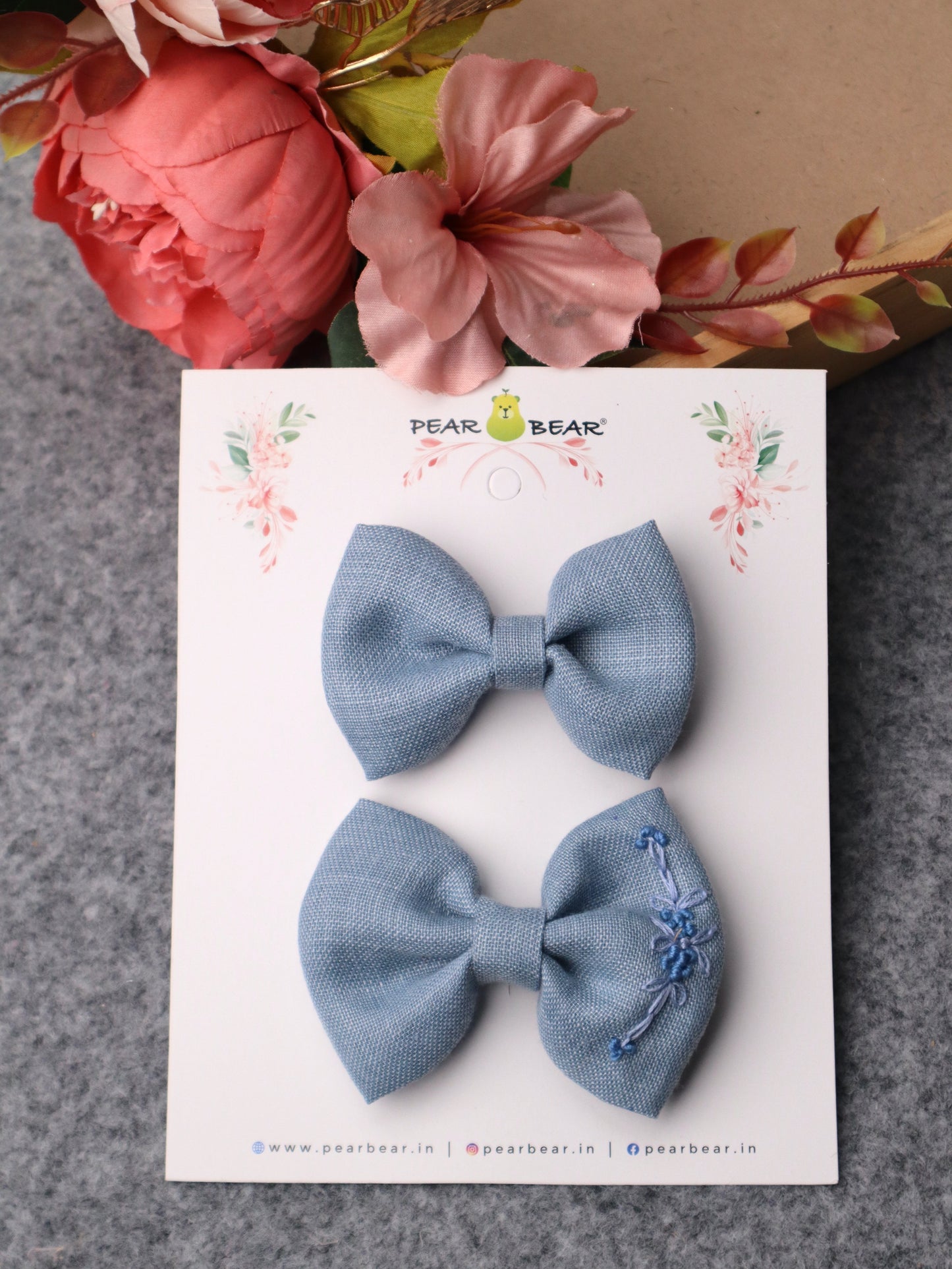 Pear Bear Embroidered Bow Set Blue.