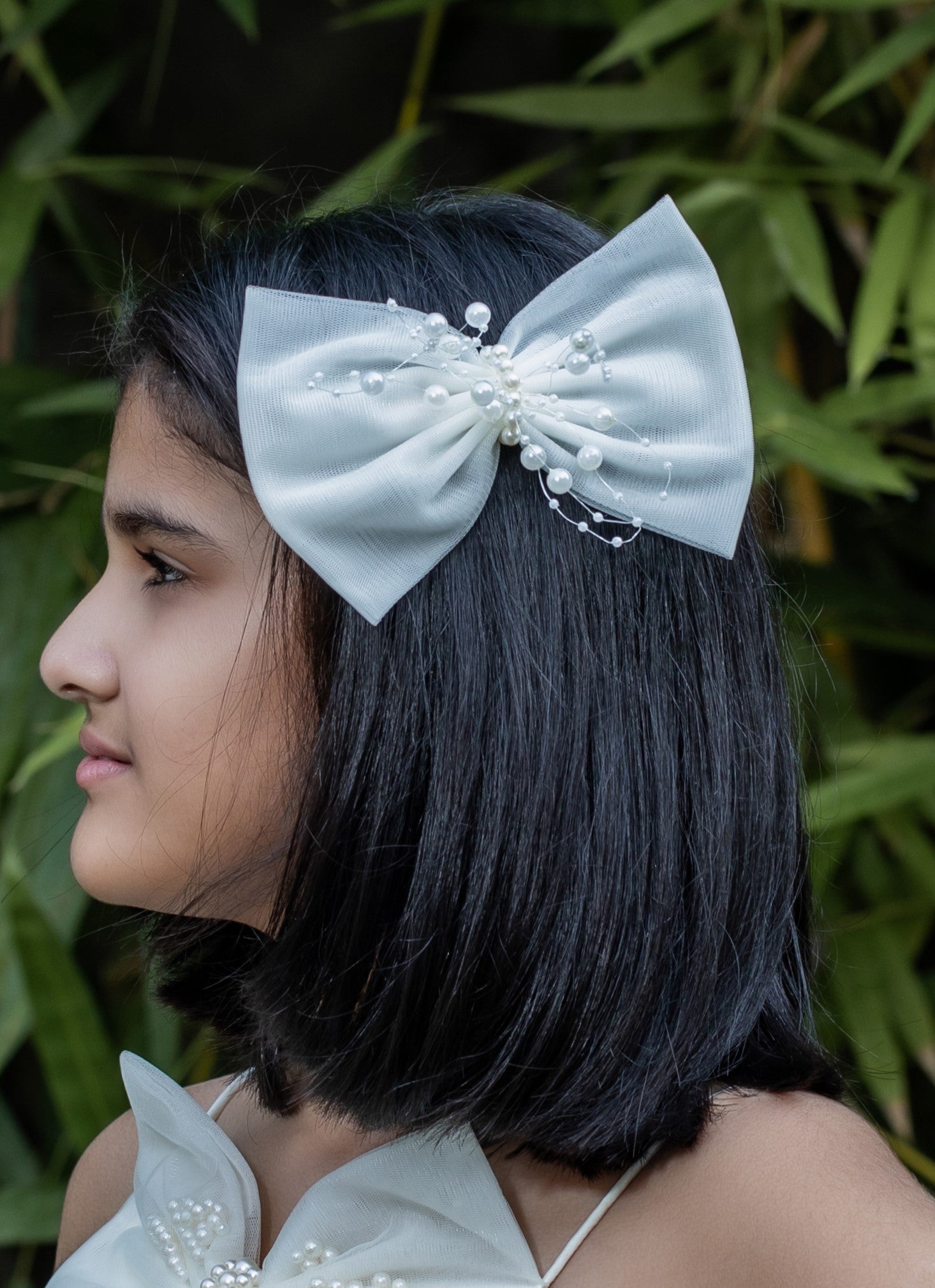 Lovely Off White Bowie Hair Fascinator