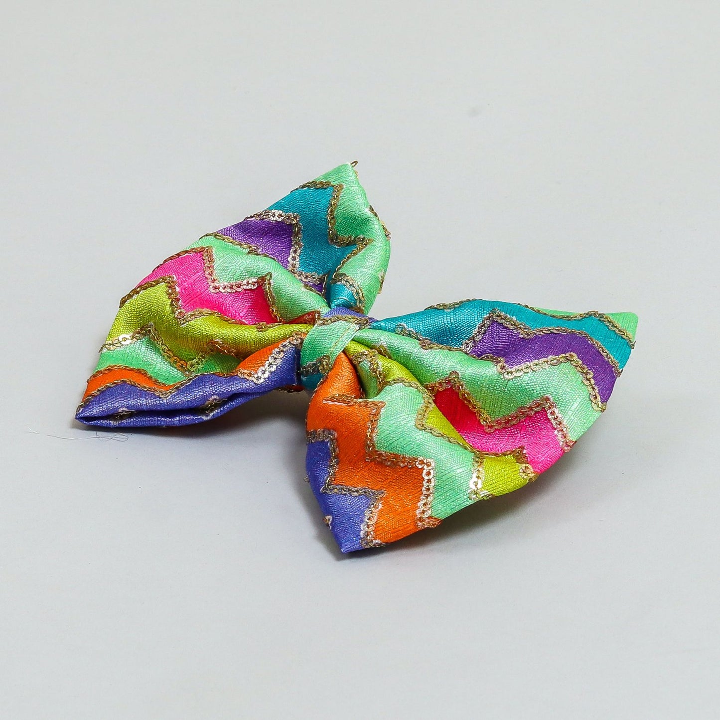 Multi colour zigzag sequence bowie