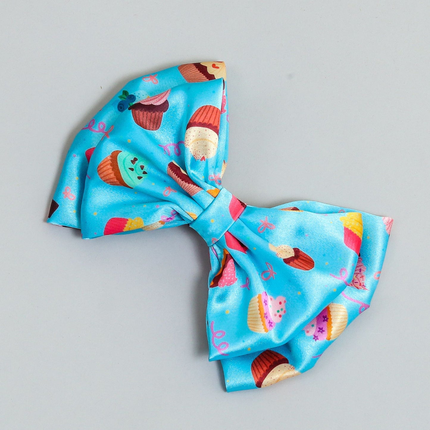 Dual bow with cupcake print bow