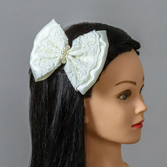 Pear Bear Elegant off white embroidered bow.