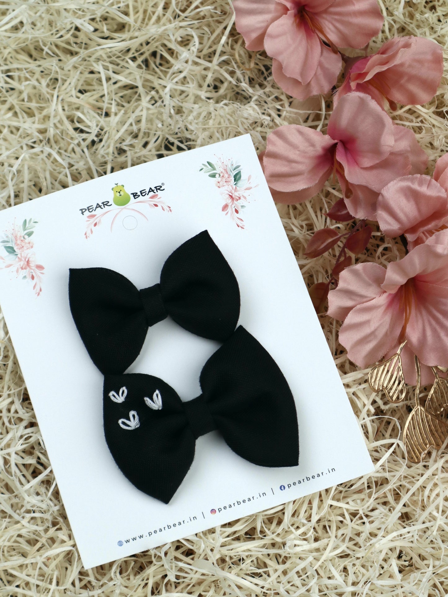 Pear Bear Embroidered Bow Set Black.