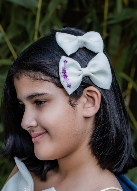 Pear Bear Embroidered Bow Set Off White.