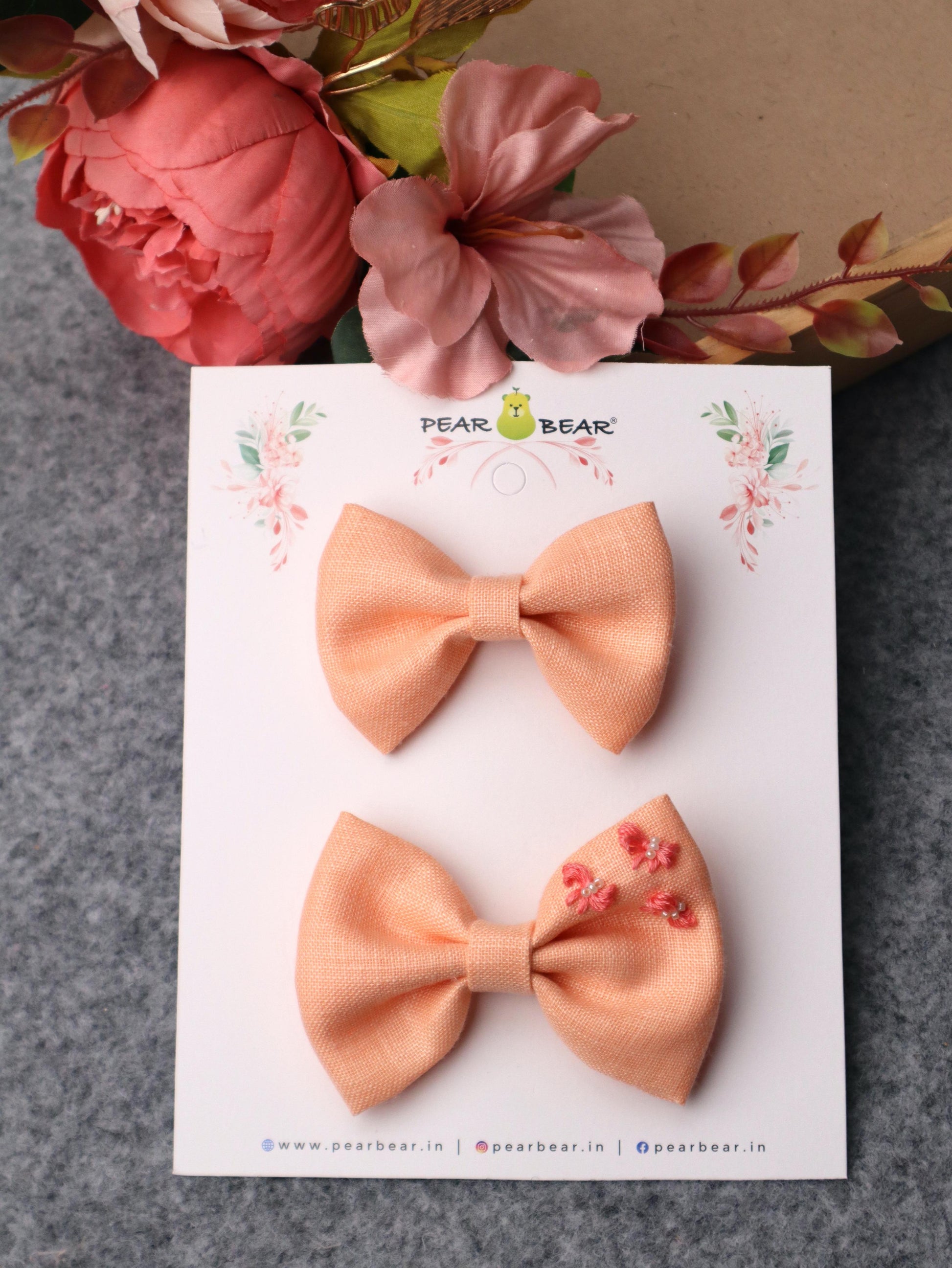 Pear Bear Embroidered Bow Set Peach.