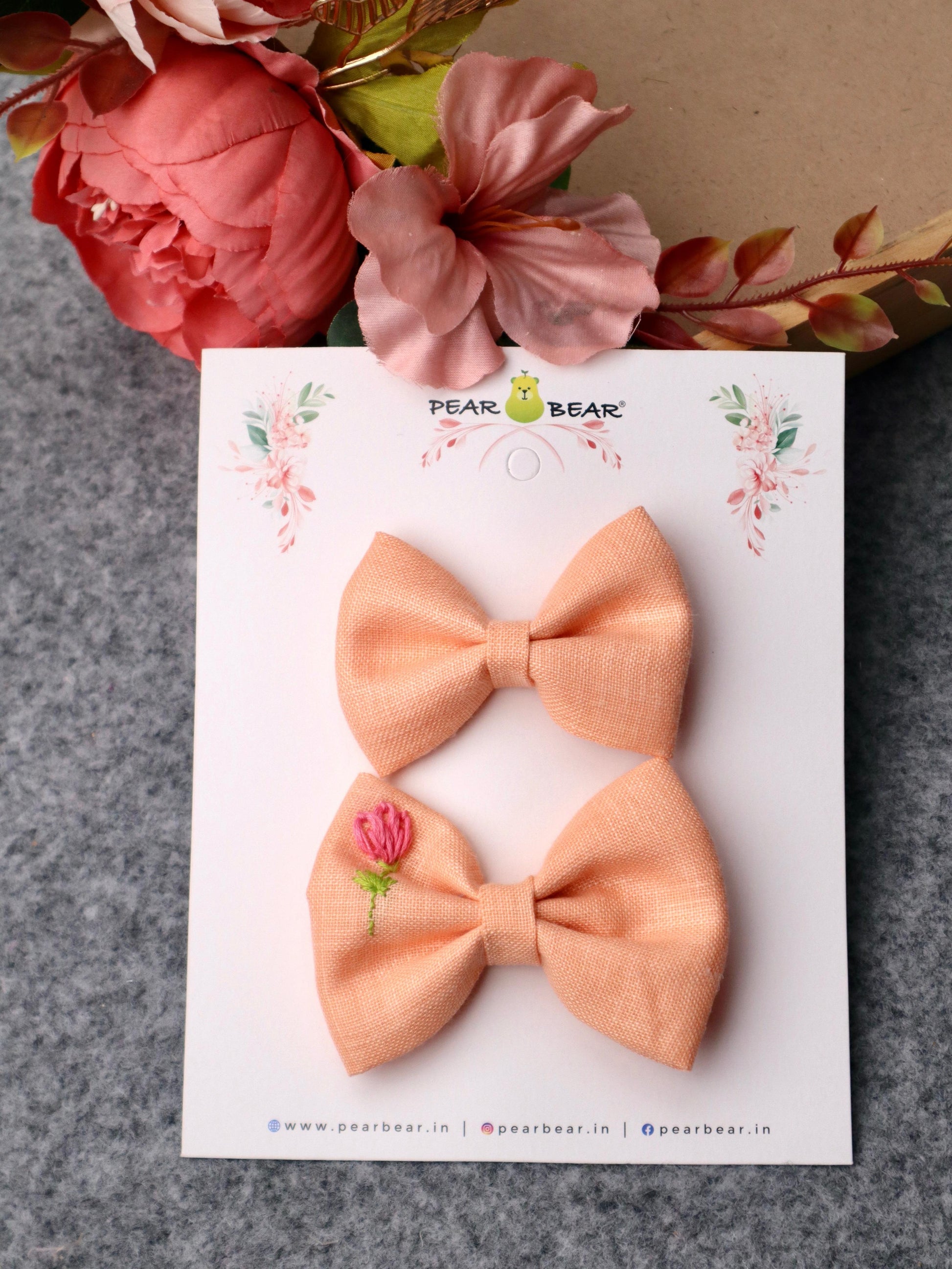 Pear Bear Embroidered Bow Set Peach.