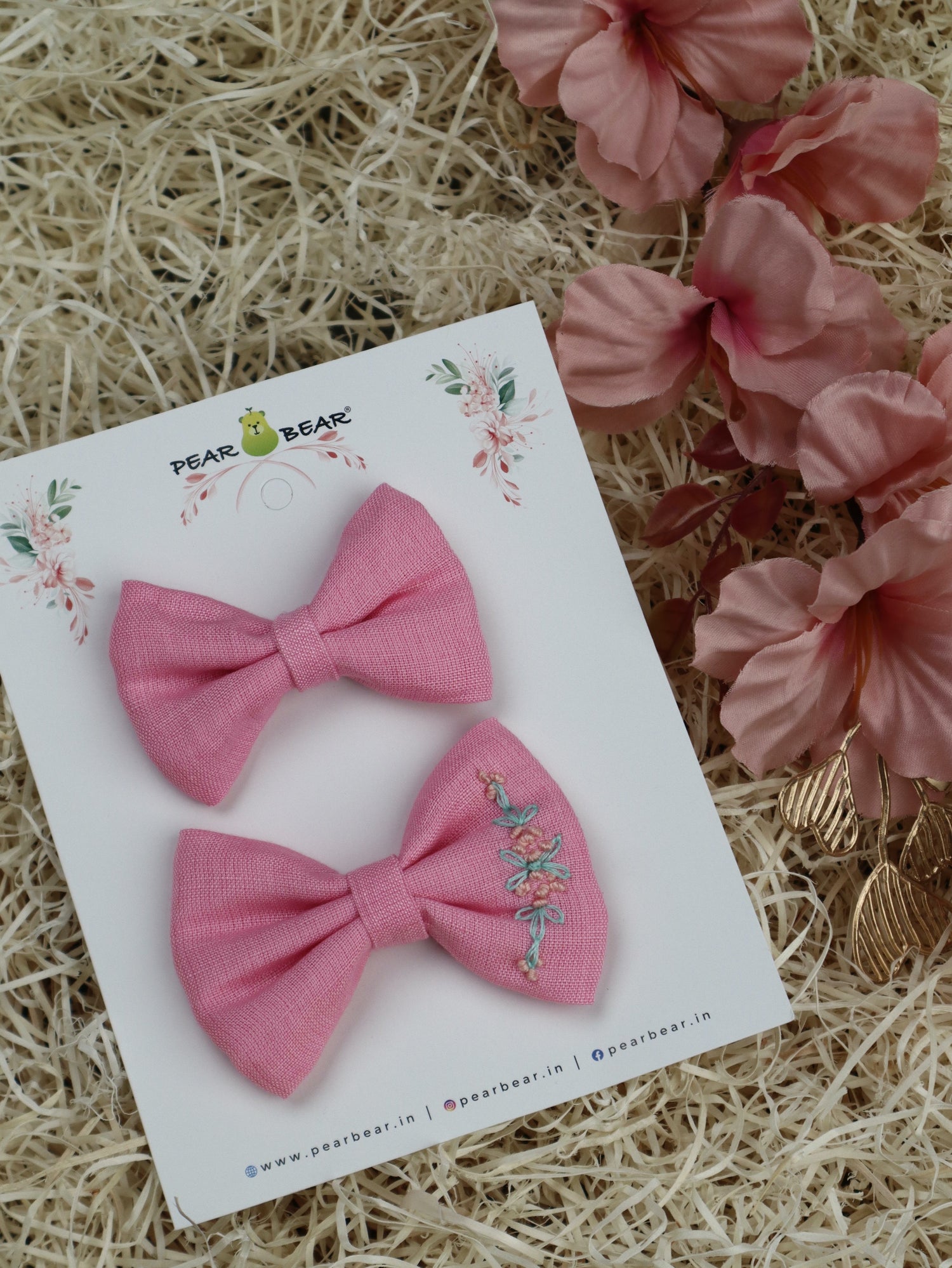 Pear Bear Embroidered Bow Set Pink.