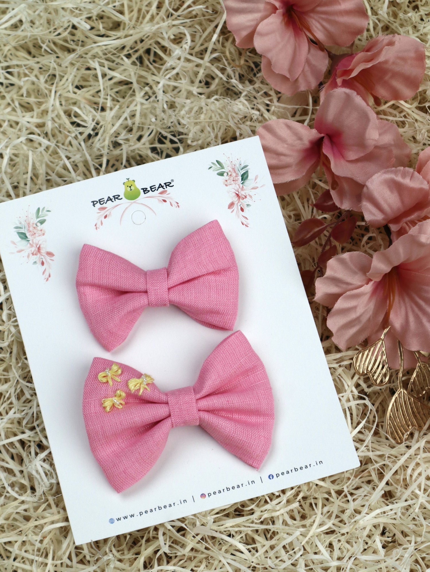 Pear Bear Embroidered Bow Set Pink.