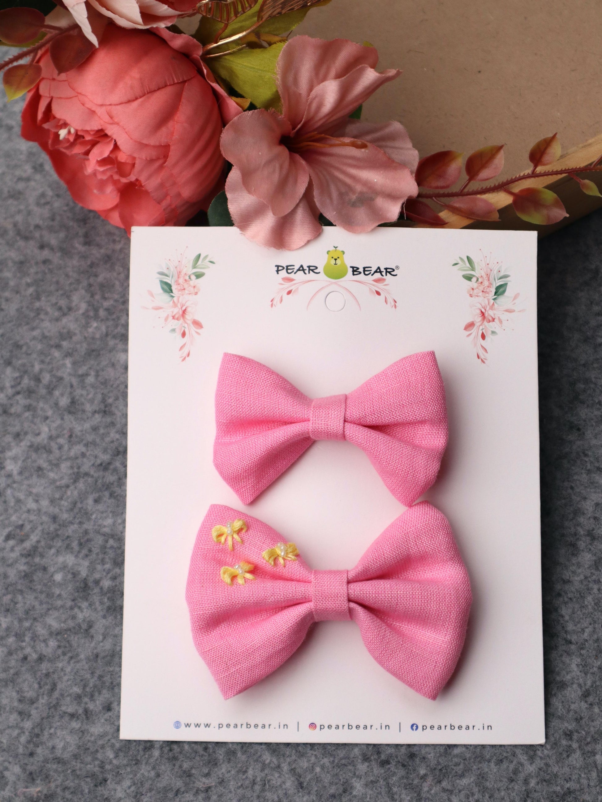 Pear Bear Embroidered Bow Set Pink.