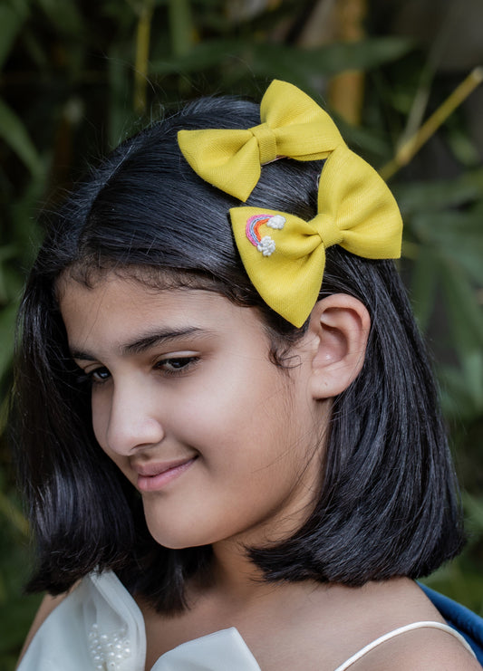 Pear Bear Embroidered Bow Set Yellow.