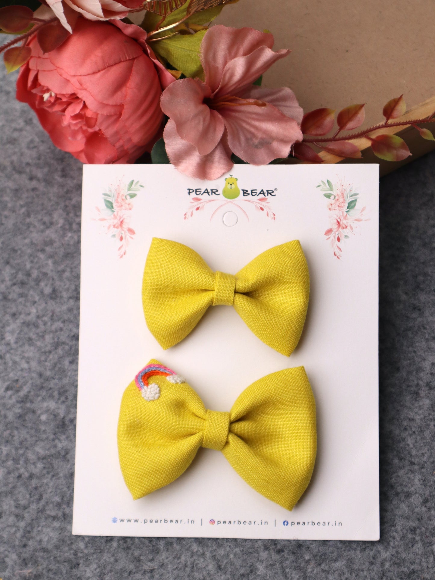 Pear Bear Embroidered Bow Set Yellow.