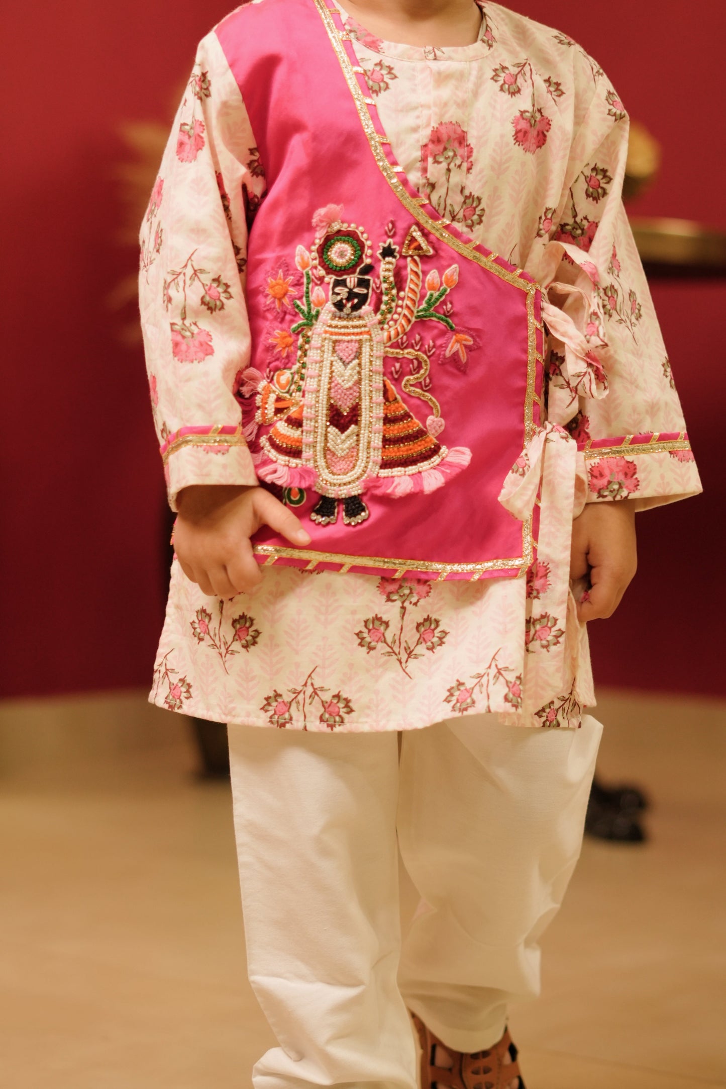 Pear Bear Shreenathji Idol Embroidered Kurta Set.