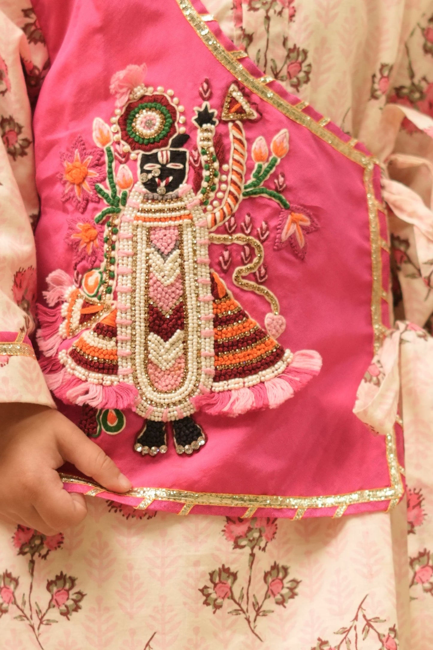 Pear Bear Shreenathji Idol Embroidered Kurta Set.